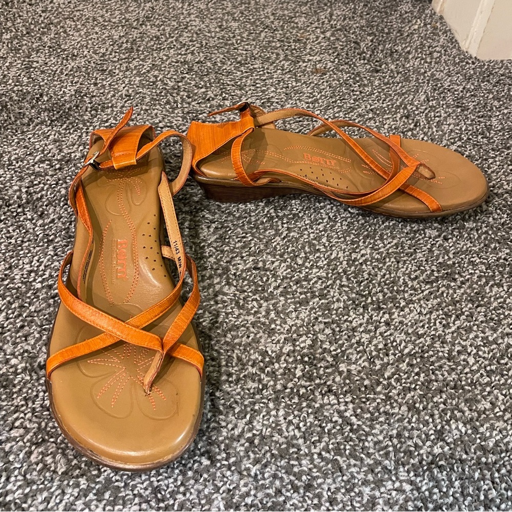 Born Low Wedge Sandal size 11